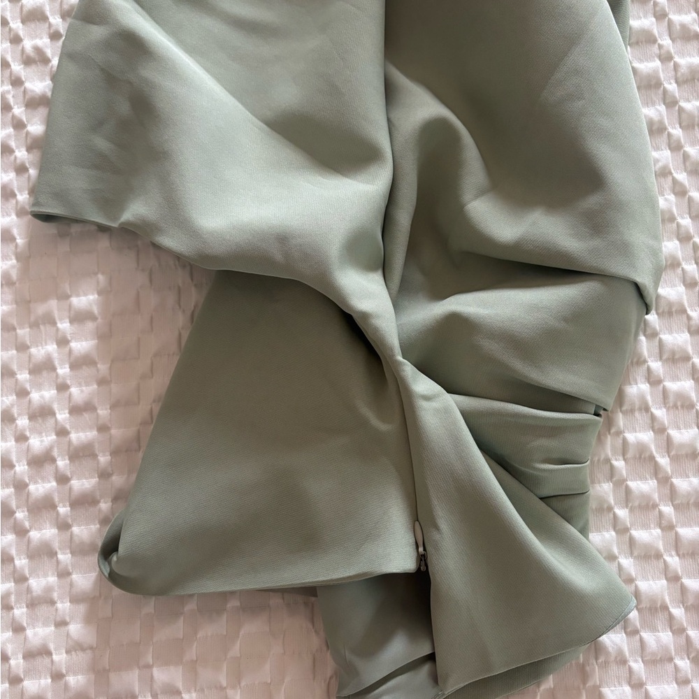 Commense Asymmetric Hem Ruched T-Shirt - Picture 4 of 5